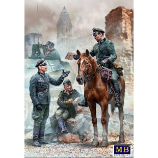 Message à envoyer d'urgence (4 perso dont 1 à cheval) 1944 1/35 MasterBox