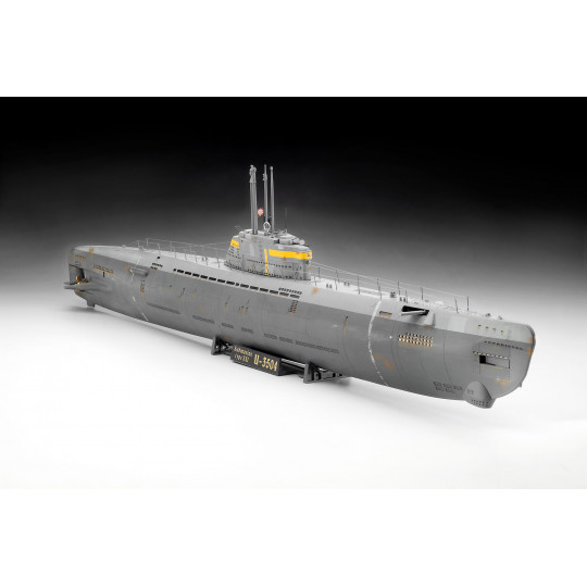 Sous-marin U-Boot allemand type XXI 1/144 REVELL