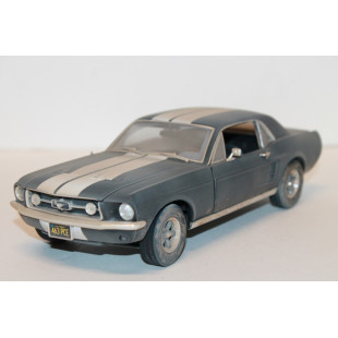 Ford Mustang coupé 1967 "Creed II" (2018) noir mat 1/18 GREENLIGHT