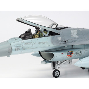 Lockheed Martin F-16 CJ Fighting Falcon maquette 1/48 TAMIYA