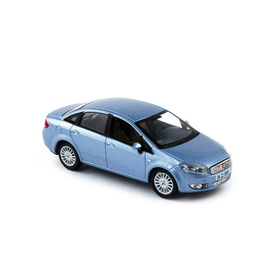 FIAT LINEA BLEU CLAIR 1/43 NOREV