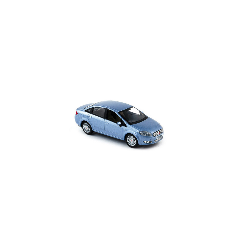 FIAT LINEA BLEU CLAIR 1/43 NOREV