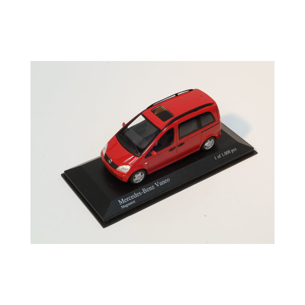 MERCEDES BENZ VANEO 1/43 ème MINICHAMPS