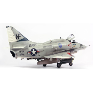 Douglas A-4 E/F/G Skyhawk maquette 1/48 ITALERI