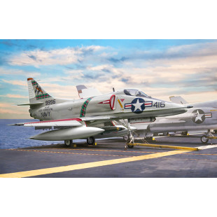 Douglas A-4 E/F/G Skyhawk maquette 1/48 ITALERI