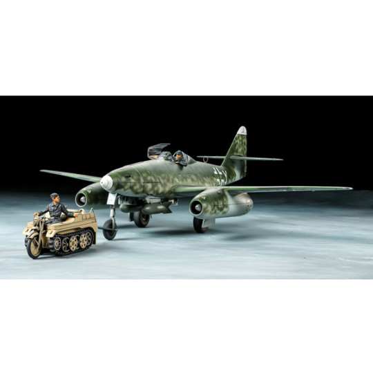 Messerschmitt 262 A-2a & Kettenkraftrad maquette 1/48 TAMIYA