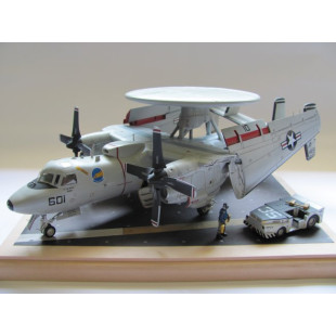 Grumman E-2C HAWKEYE US Navy maquette 1/48 KINETIC