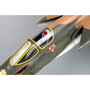 Republic F-105D Thunderchief maquette 1/48 HOBBY BOSS