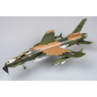 Republic F-105D Thunderchief maquette 1/48 HOBBY BOSS