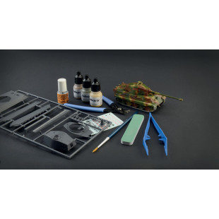 SET Char WW2 Sd.Kfz. 182 King Tiger avec outils maquette 1/72 ITALERI