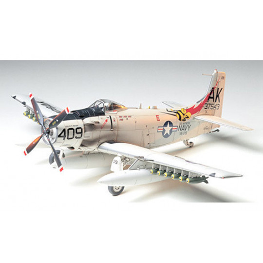 Douglas A-1H SKYRAIDER US Navy 1/48 TAMIYA