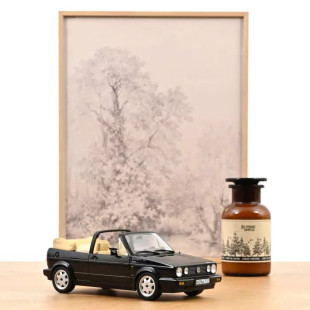 VOLKSWAGEN GOLF Cabriolet noire 1/18 NOREV