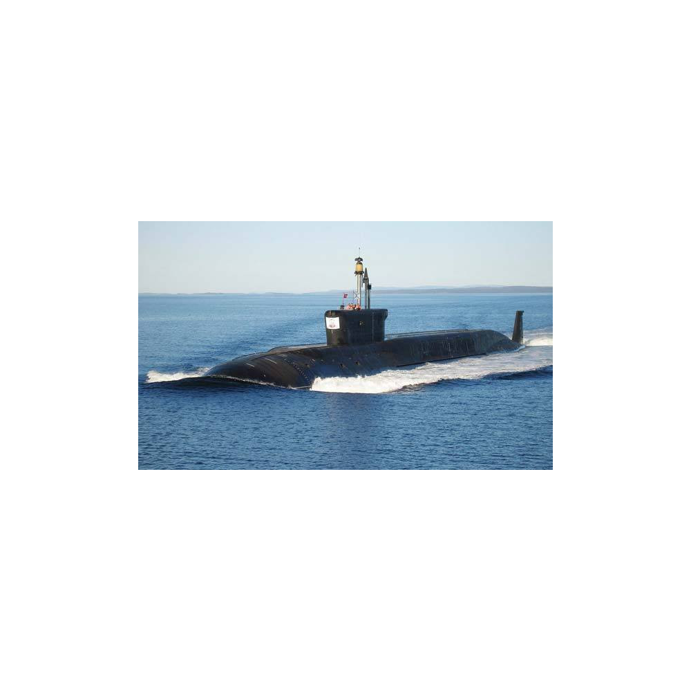 Sous marin nucléaire russe  Y DOLGORUKIY maquette 1/350 ZVEZDA