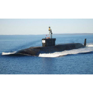 Sous marin nucléaire russe  Y DOLGORUKIY maquette 1/350 ZVEZDA