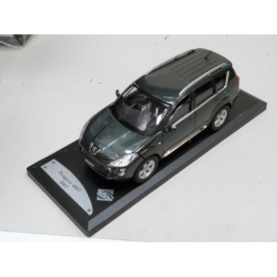 PEUGEOT 4007 2007 1/43ème SOLIDO