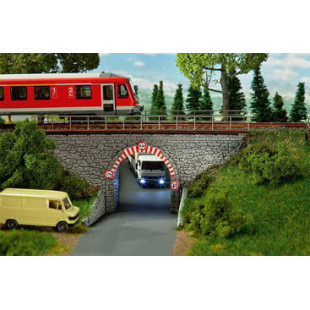 PONT A ARCHE EN PIERRE -HO - FALLER