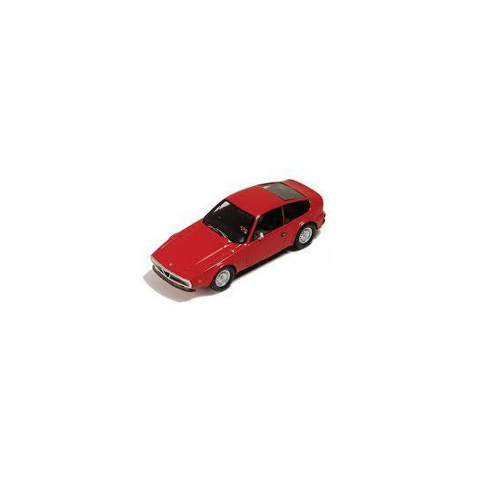 ALFA ROMEO Junior Z 1300 1970 rouge 1/43 SPARK