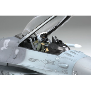 Lockheed Martin F-16 CJ Fighting Falcon maquette 1/48 TAMIYA