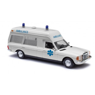 MERCEDES VF 123 Ambulance 1/87 BUSCH