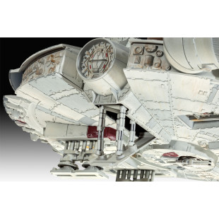 Faucon Millénium Millennium Falcon Star Wars maquette 1/72 REVELL