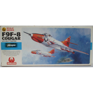 Maquette d'avion F9F-8 COUGAR US fighter  1/72 HASEGAWA