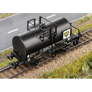 Wagon citerne essieux BP SNCB 1/87 HO MARKLIN