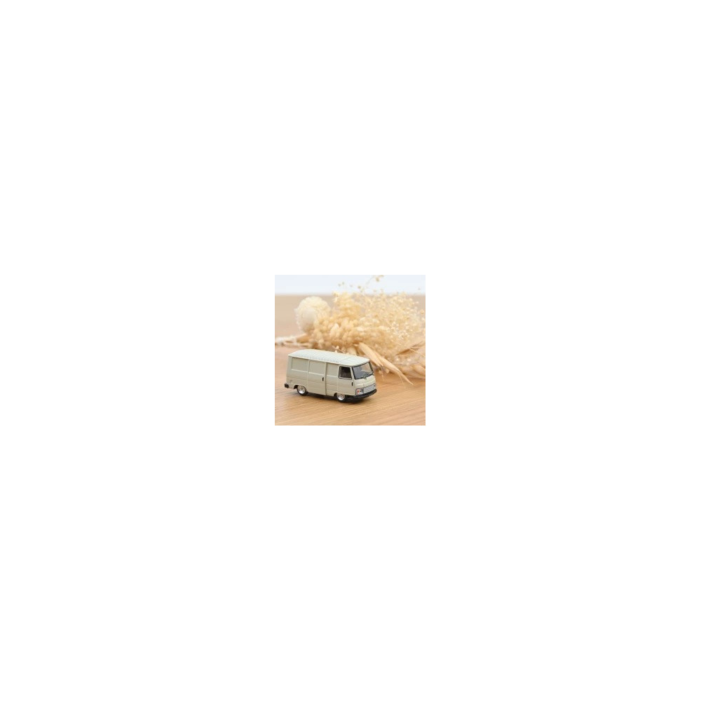 Peugeot J9 1981 beige 1/87 NOREV