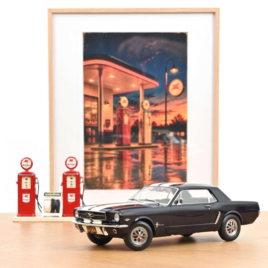 Ford Mustang Coupé 1966 Bleu Brume Nightmist Blue metal miniature 1/18 NOREV