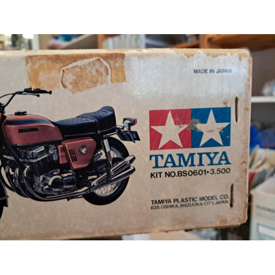 Moto HONDA CB750 Four maquette 1/6 TAMIYA