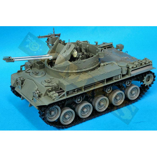 DUSTER M-42 A1 Tank Anti Aerien automoteur maquette 1/35 AFV