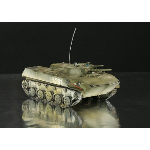 Char tank véhicule de combat russe BMD-1 maquette 1/35 ZVEZDA